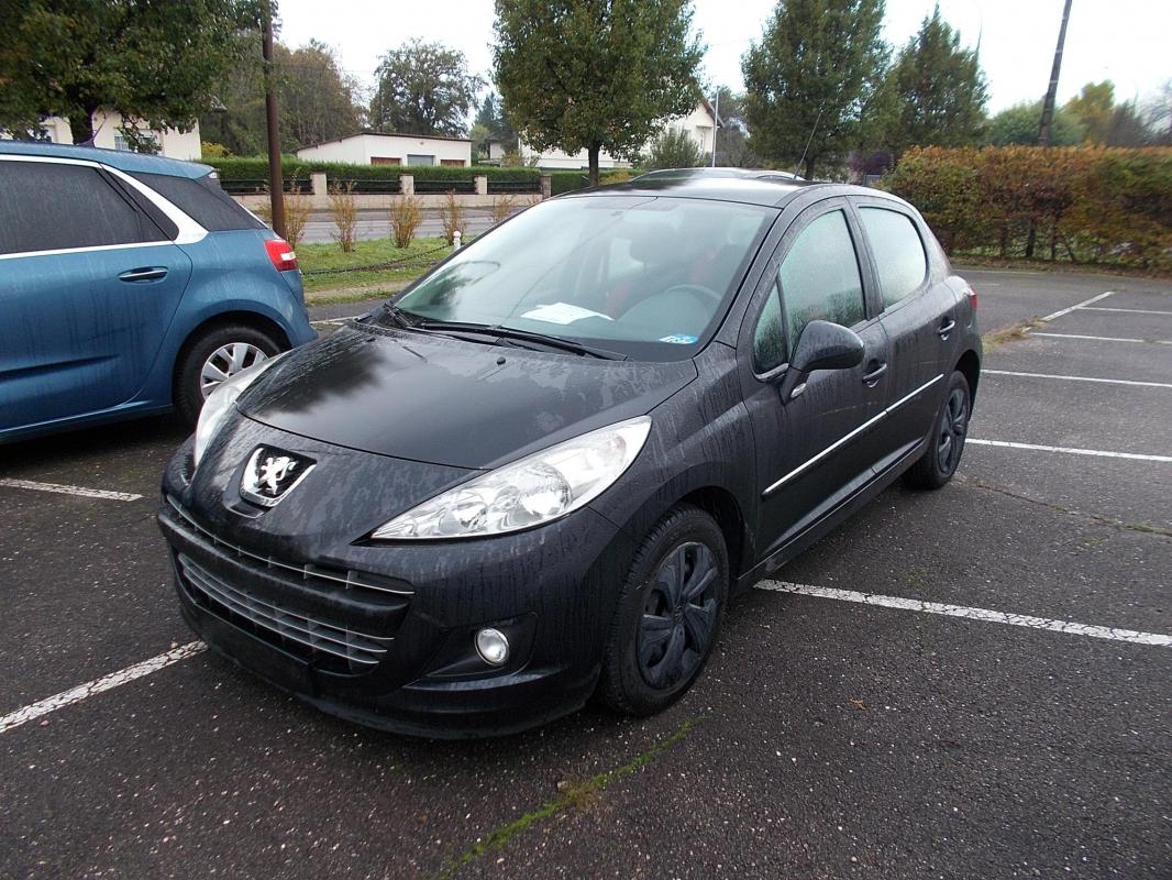 PEUGEOT 207 - TRENDY 1.4 I 73 CHVS (2011)